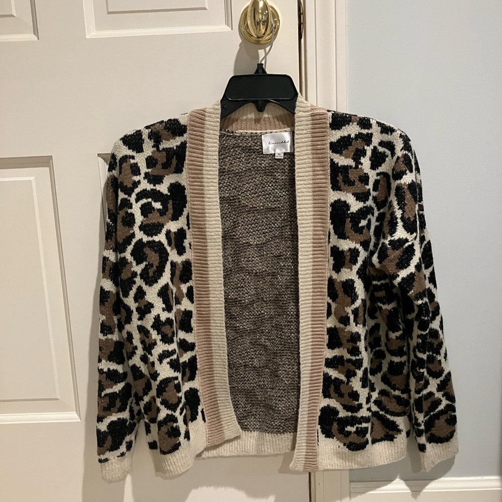 Line and Dot open leopard print cardigan size XS in great condition